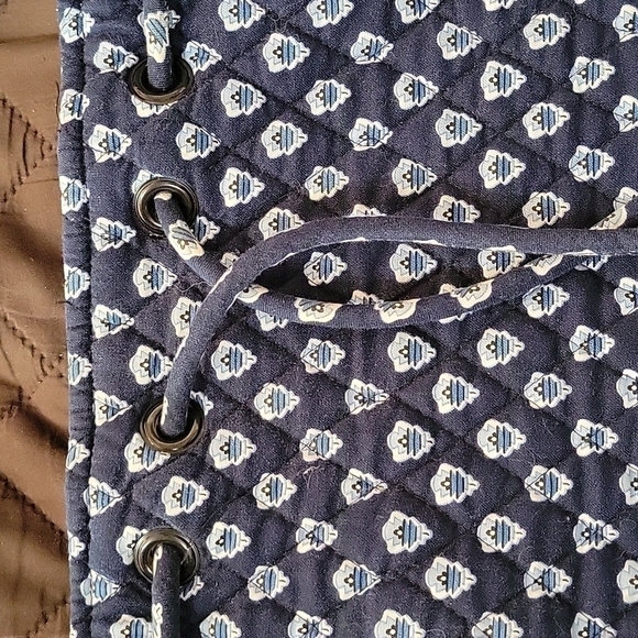 Vera BRADLEY cute blue drawstring bag backpack. Two front pockets. - Picture 8 of 8